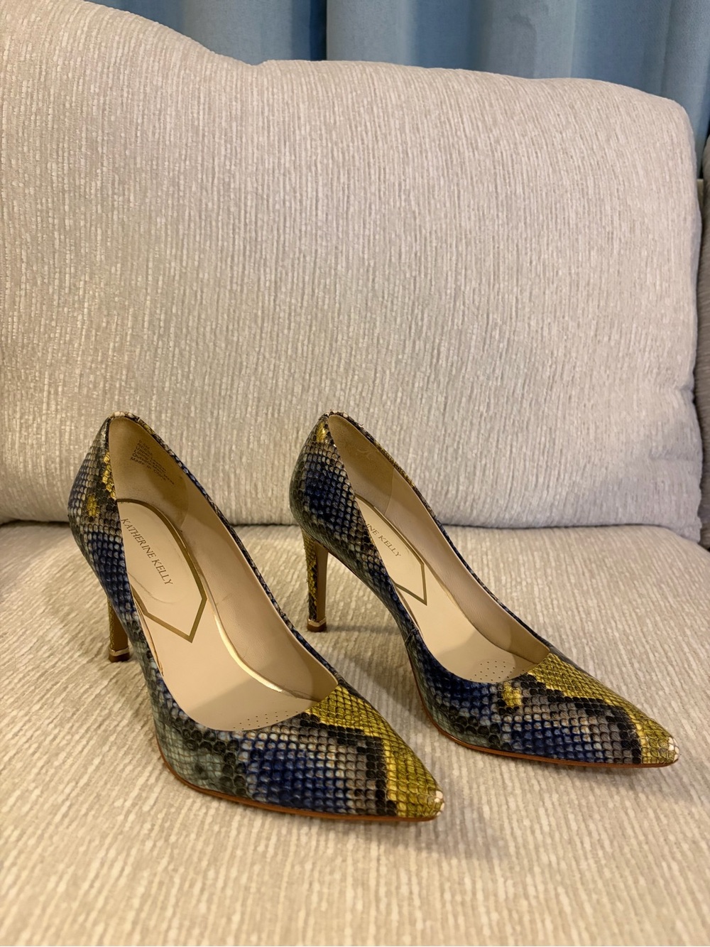 Pointed Toe Snake-Print Pumps in Yellow & Blue
